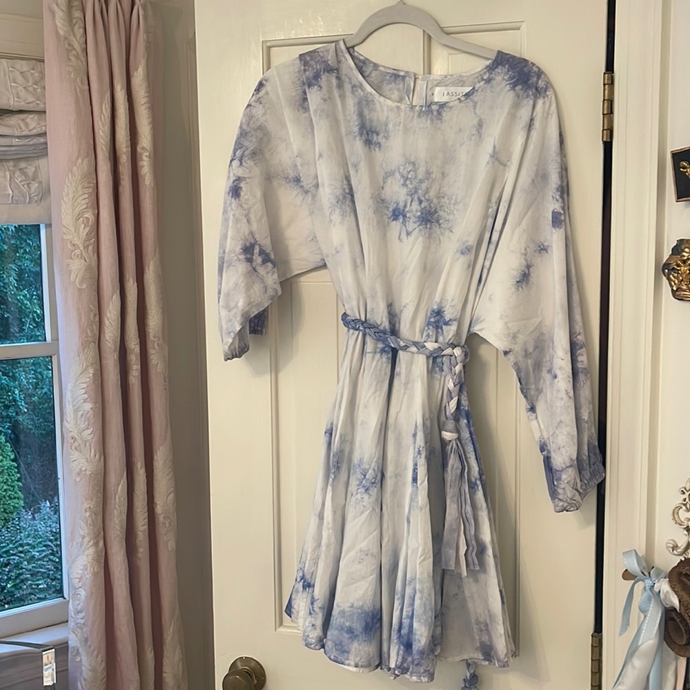Long sleeve tie dye dress with a roped tie